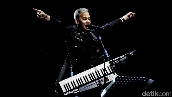 Fariz RM Menawan di Java Jazz Festival 2022