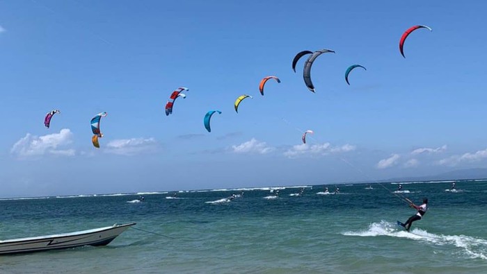 Sanfest 2022, Ratusan Atlet Ikuti Kompetisi Surfing dan Kite Surfing