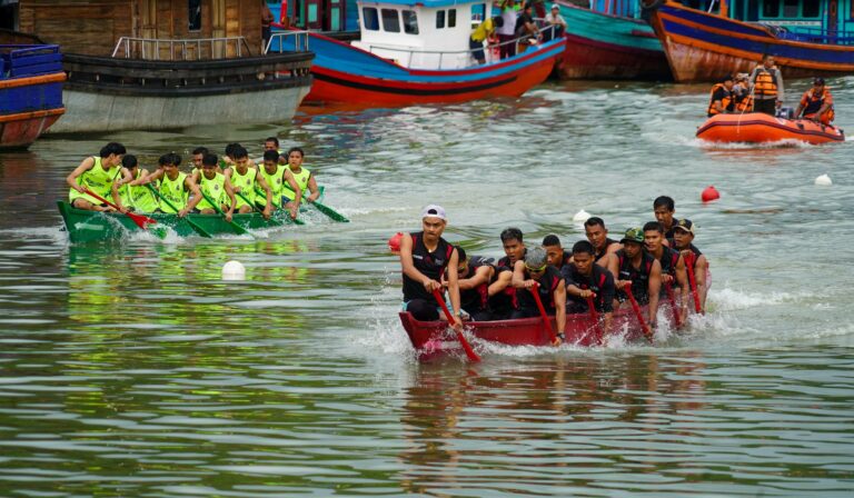32 Tim Ikuti Lomba Selaju Sampan FMP 2024