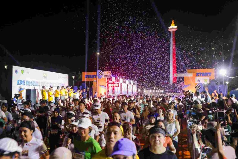 5.000 Pelari Berlomba di LPS Monas Half Marathon 2024